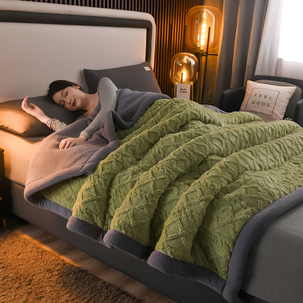 Double Sided Microfiber Fleece Blanket Extra Warm Plush Throw