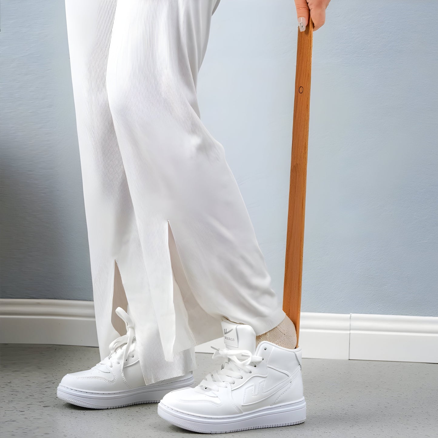 Long Handle Wooden Shoehorn Magnetic Shoe Helper