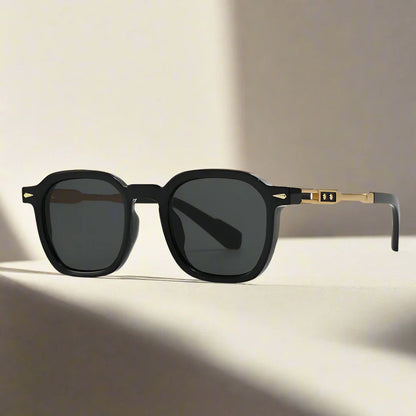 Retro UV400 Sunglasses Lightweight Scratch Resistant Fashion Eyewear
