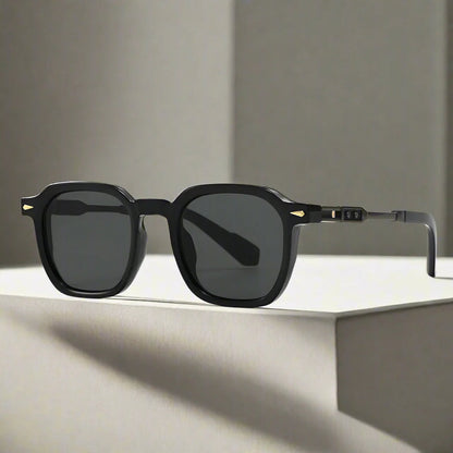 Retro UV400 Sunglasses Lightweight Scratch Resistant Fashion Eyewear